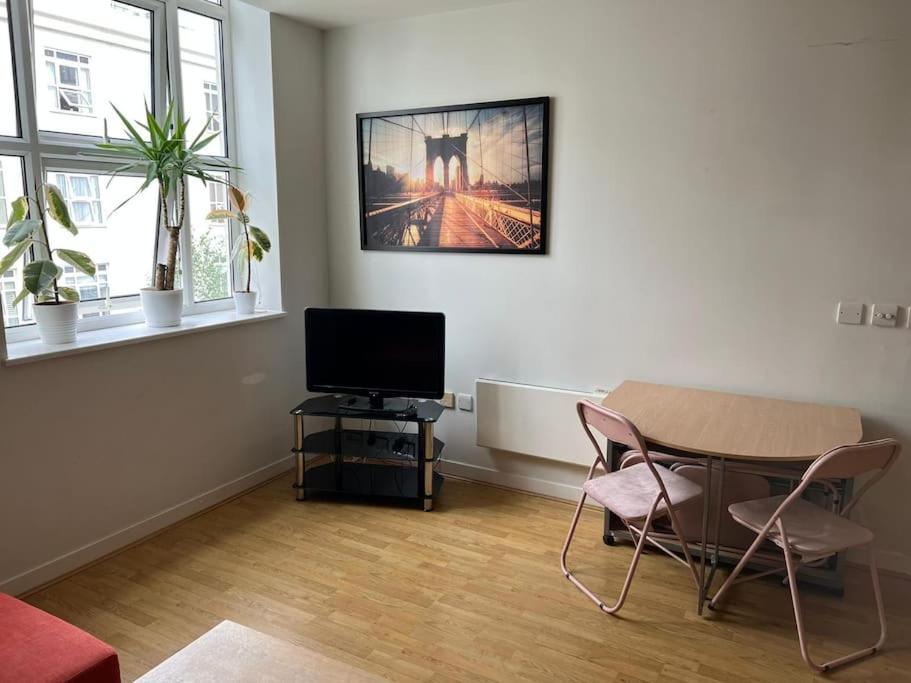 Stunning 2 Bed Flat! Centrally Located In London, Uk! Εξωτερικό φωτογραφία